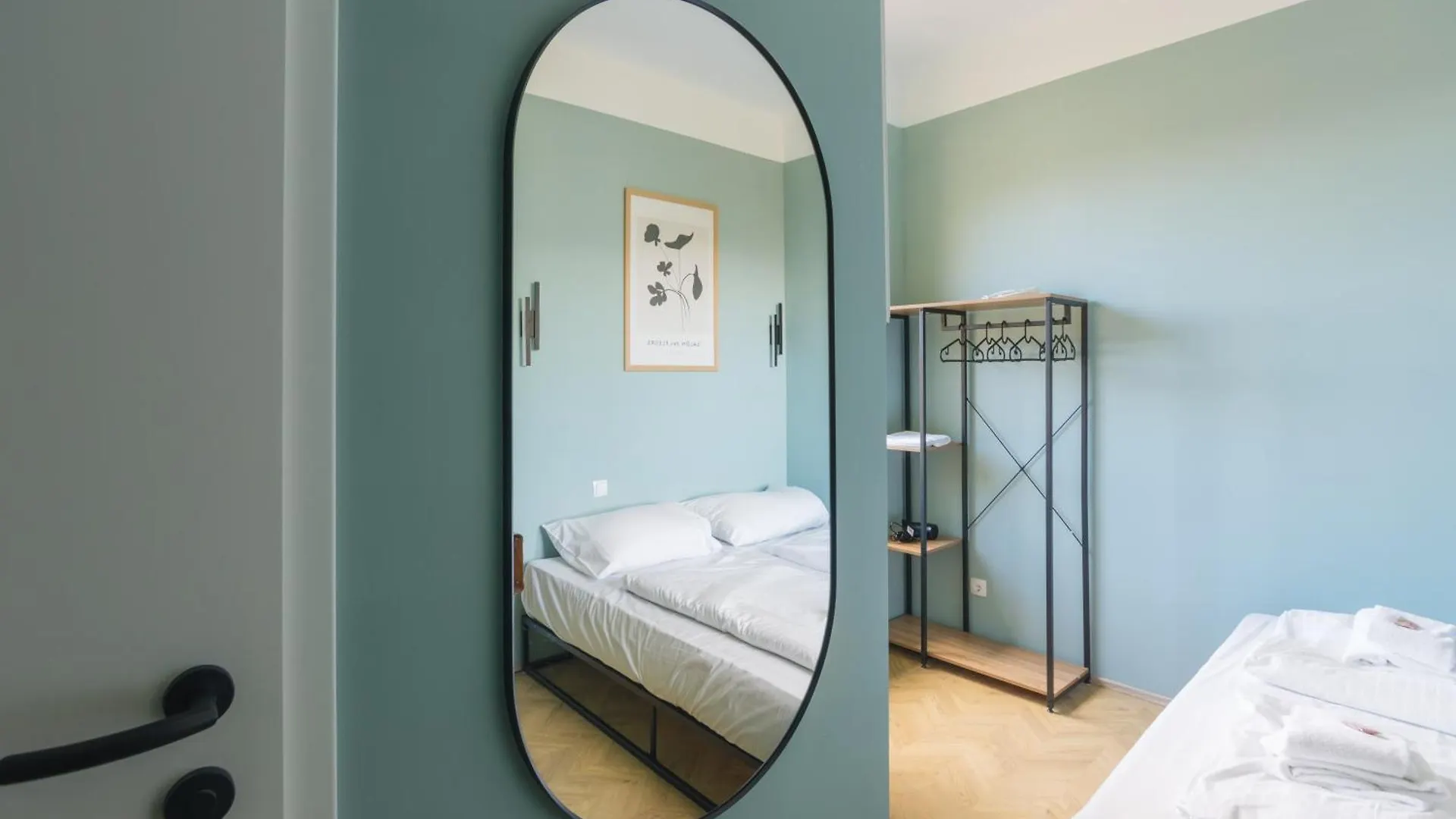 Angeli Room Oasis Вена 0*,  Австрия