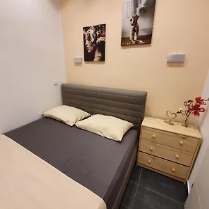 Frisch renovierte Wohnung mit einer Klimaanlage - Design Apartment Favoritenstraße 147 Apartment