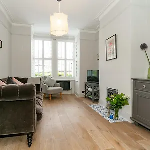 https://villa-strawberry-dale-victorian-terrace.yorkshirehotels.net